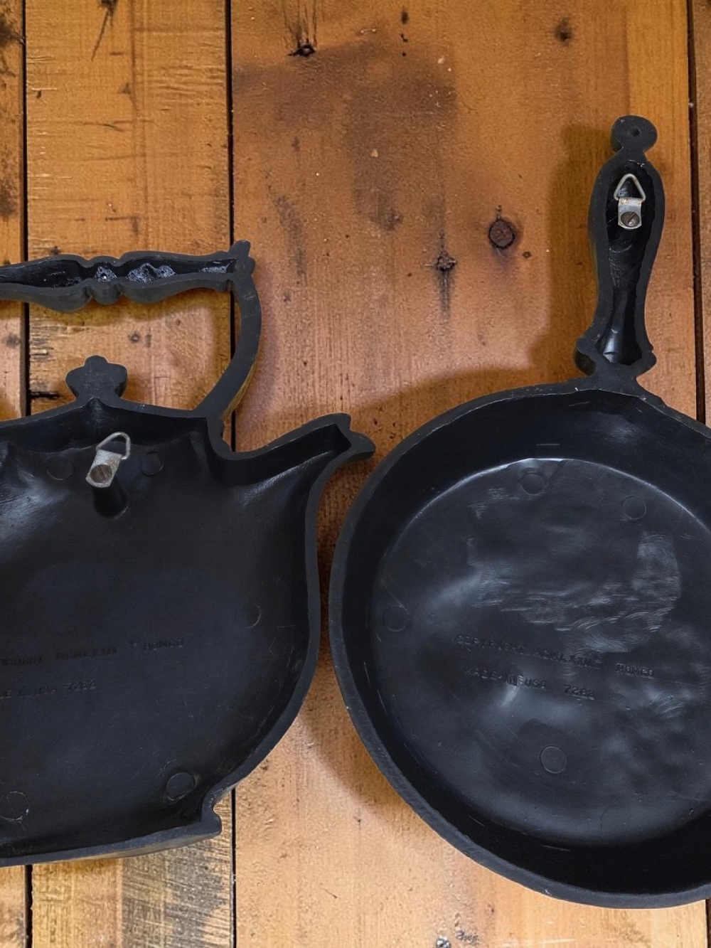 2 Vintage HOMCO Kitchen Wall Plaques Skillet & Tea Pot - Picture 4 of 4